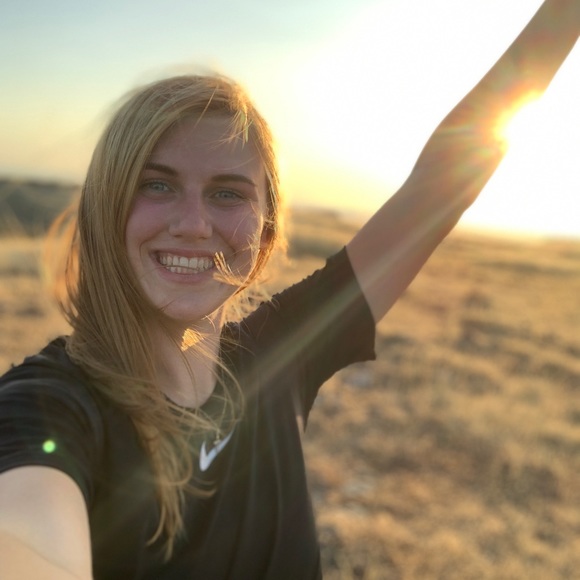 Meet your Posher, Kristen - Picture 1 of 3